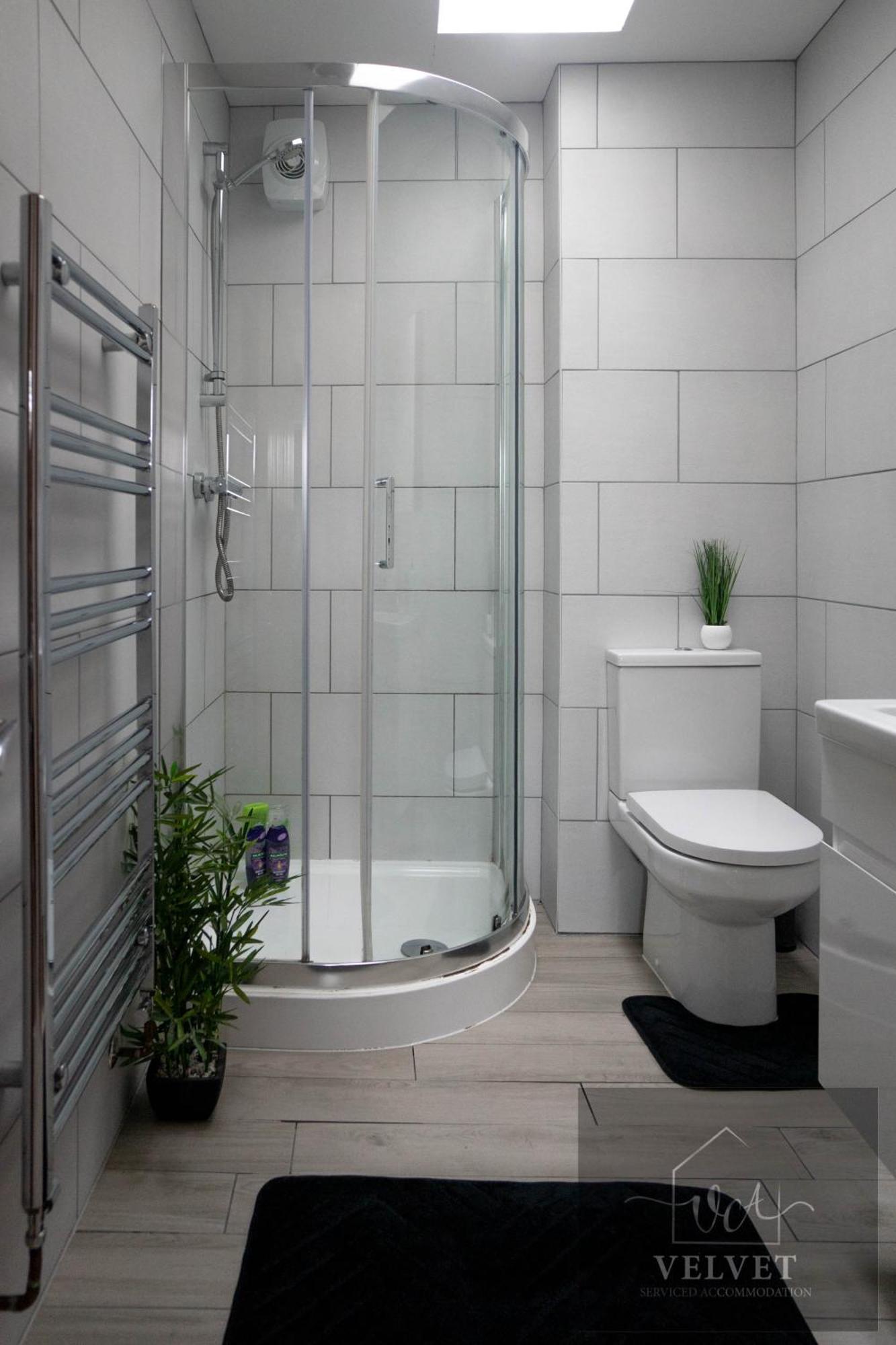 Appartamento 1 Bed House , Free Wifi,Free Parking,Leasure,Business Swansea Esterno foto