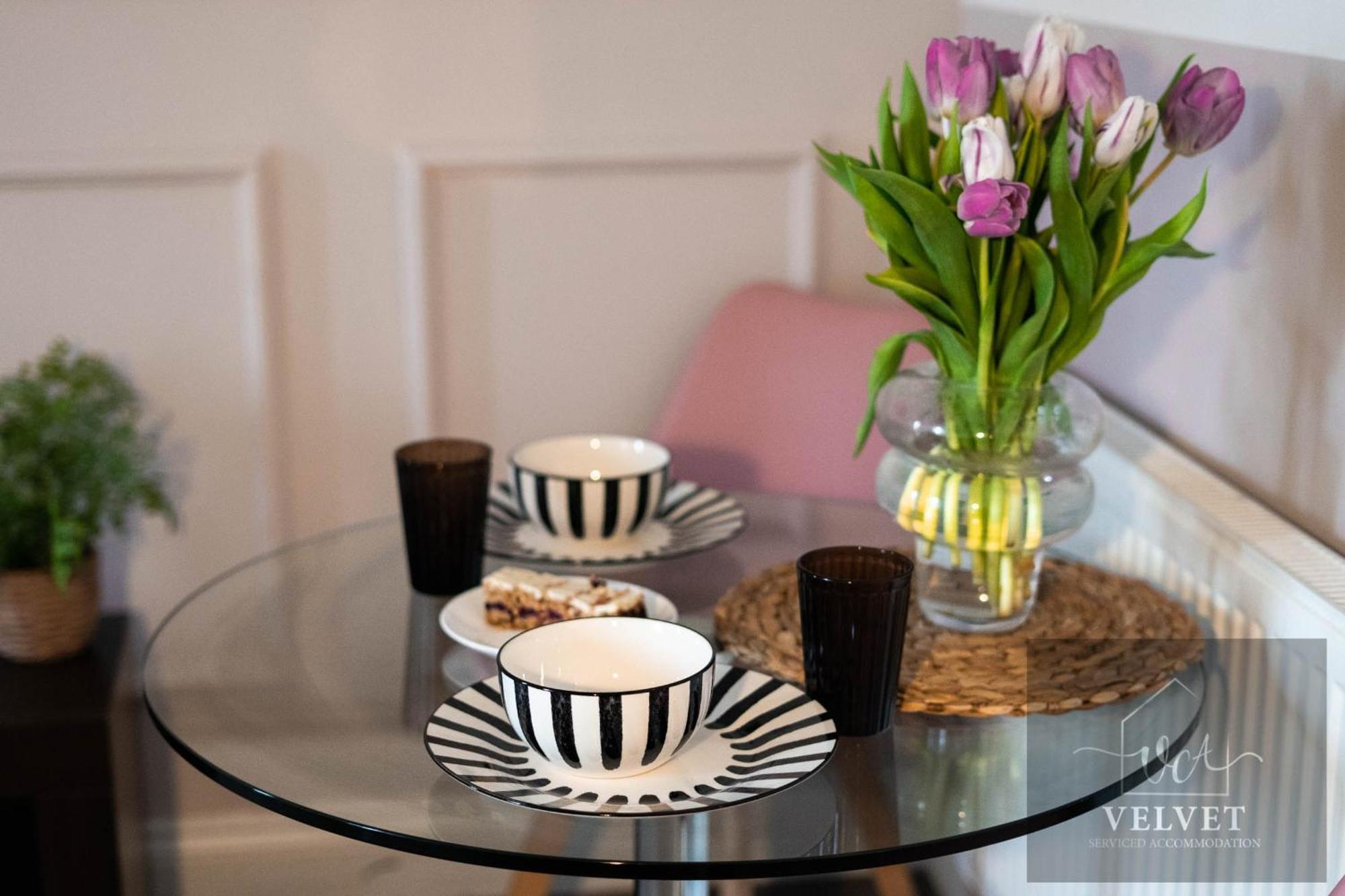 Appartamento 1 Bed House , Free Wifi,Free Parking,Leasure,Business Swansea Esterno foto