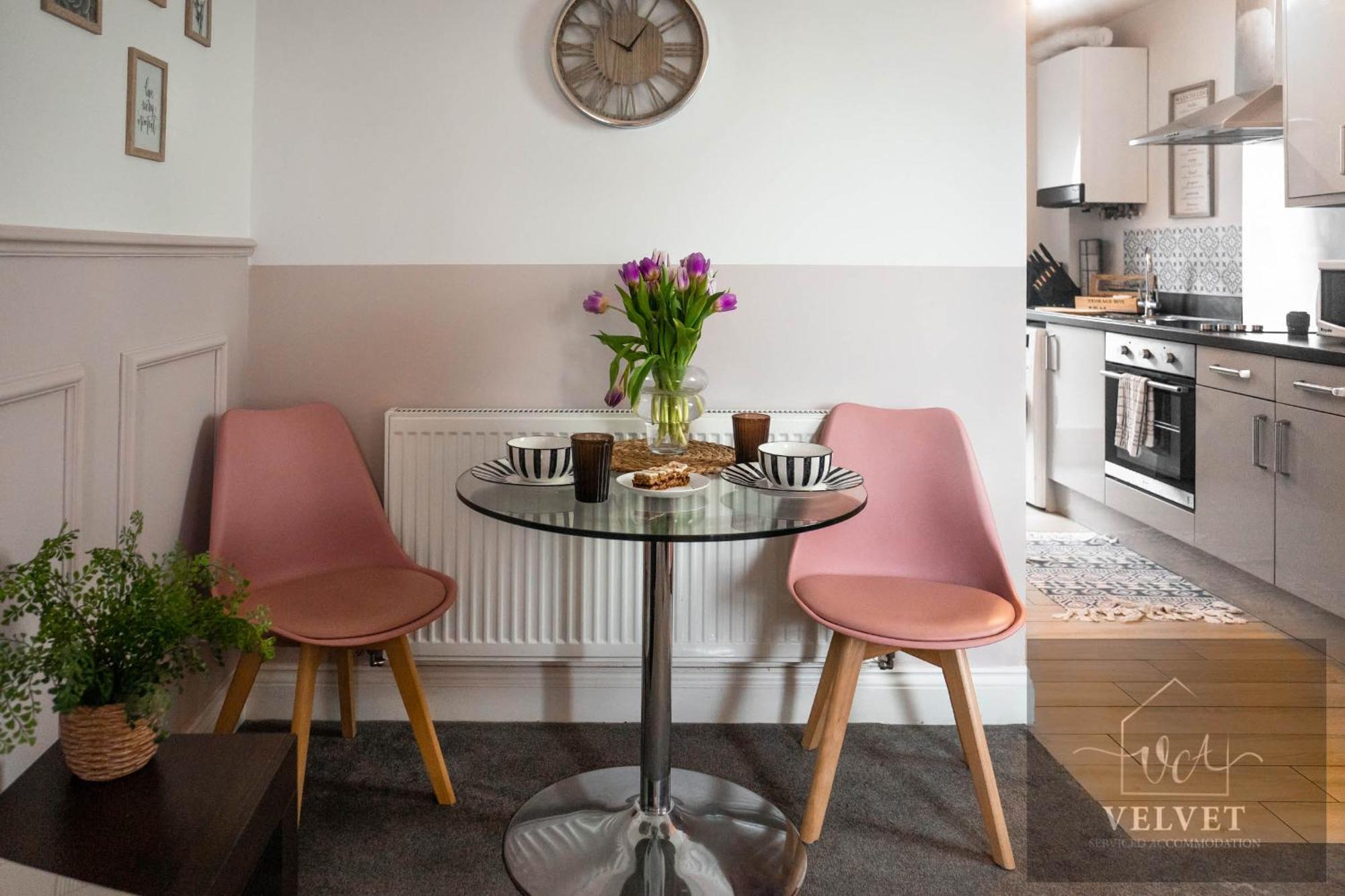 Appartamento 1 Bed House , Free Wifi,Free Parking,Leasure,Business Swansea Esterno foto