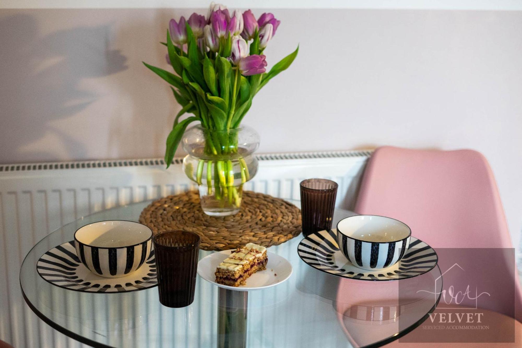 Appartamento 1 Bed House , Free Wifi,Free Parking,Leasure,Business Swansea Esterno foto